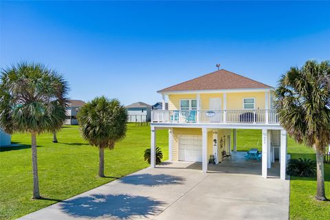Photo of 933 Westview, Crystal Beach, TX 77650 (MLS # 9618349)