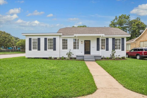 Photo of 4601 Avenue O 1/2, Galveston, TX 77551 (MLS # 18965562)