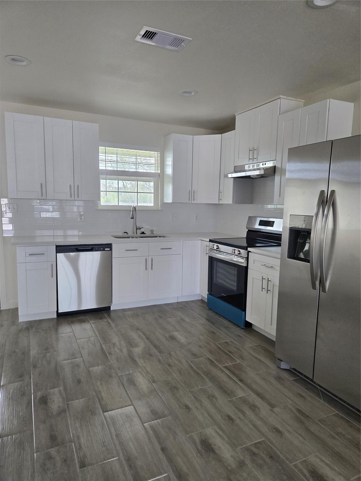 2724 Avenue D 11