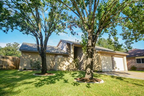 Photo of 6111 Ryegate Drive, Houston, TX 77041 (MLS # 35534527)