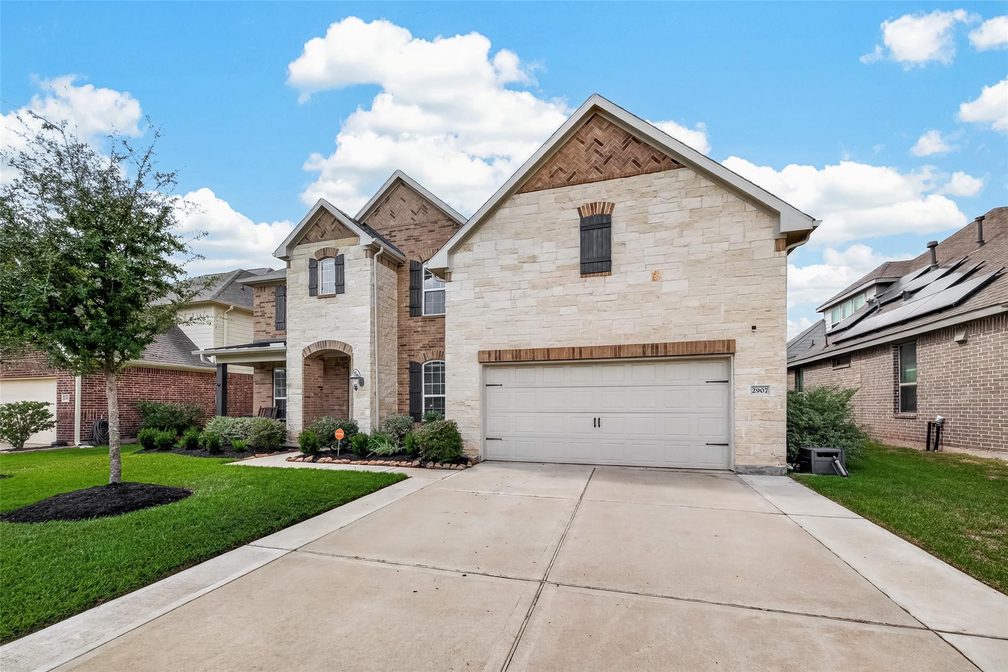 2907 Cooper Hawk Lane