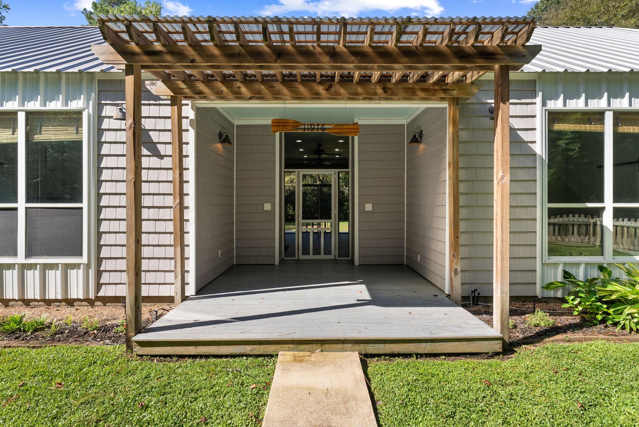 11976 Rollingwood Loop