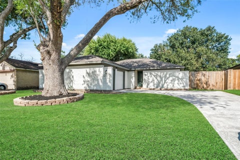 Photo of 3200 Sand Reef Lane, League City, TX 77573 (MLS # 3956147)
