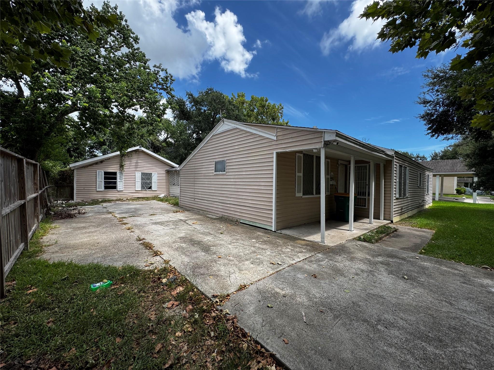 225 Beatrice Street