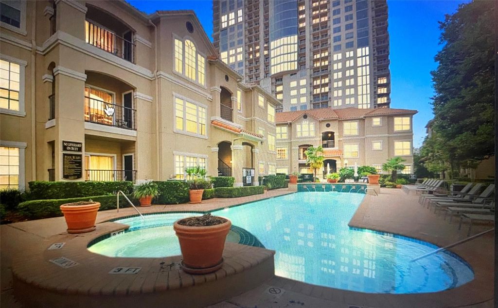 Photo of 3231 Allen Parkway #2107, Houston, TX 77019 (MLS # 35298321)