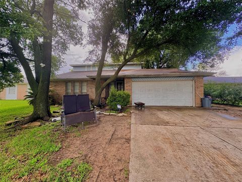 Homes For Sale - 8215 Leather Market Street<br/> Houston, TX 77064