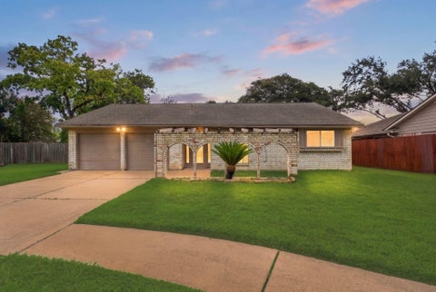 Photo of 16338 Autumn Wind Drive, Houston, TX 77090 (MLS # 71917737)
