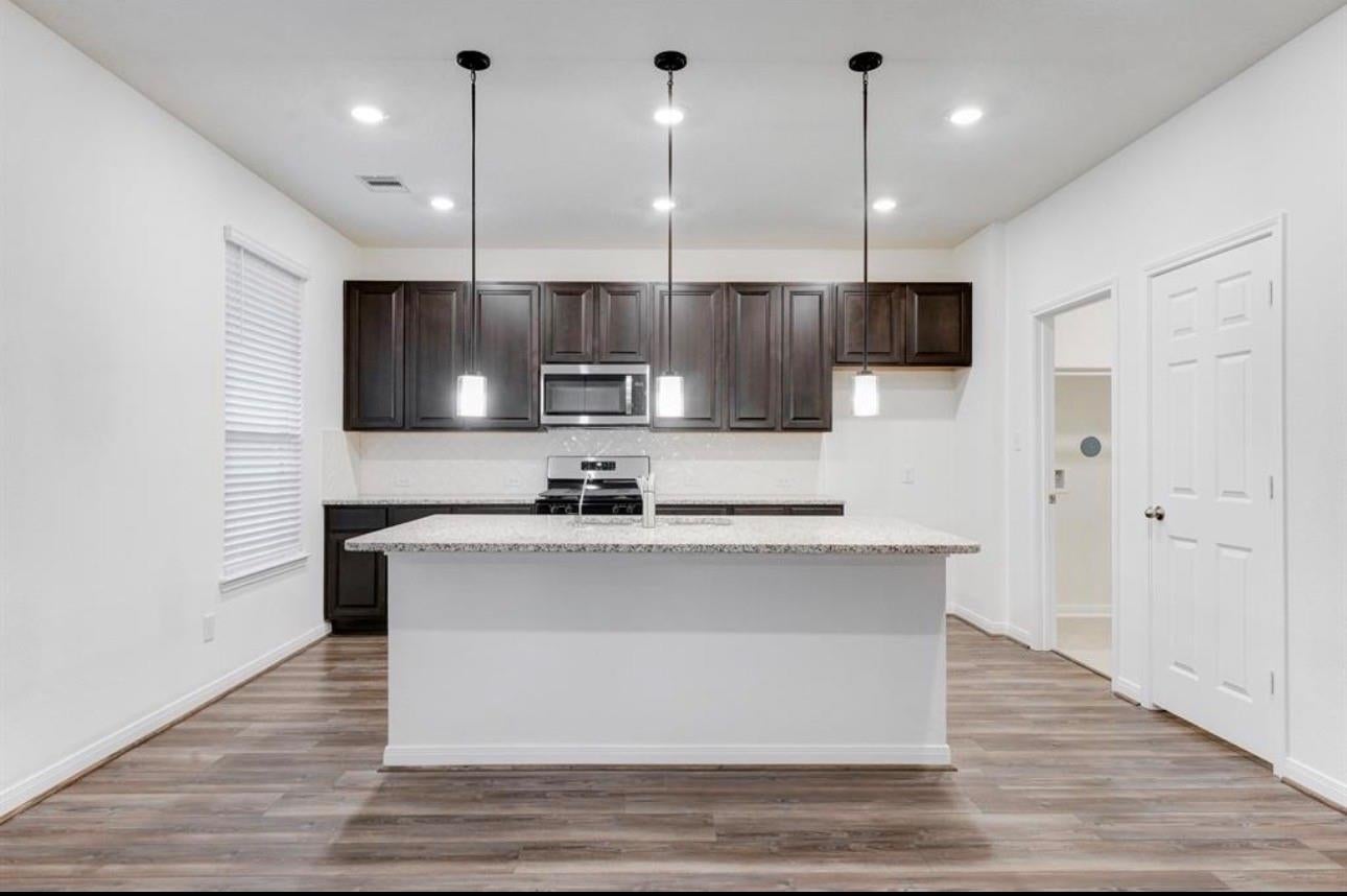 7211 Bakersfield Court