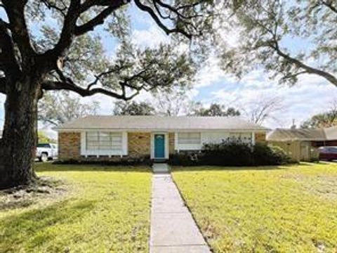 Photo of 5107 W Bellfort Street, Houston, TX 77035 (MLS # 6645258)