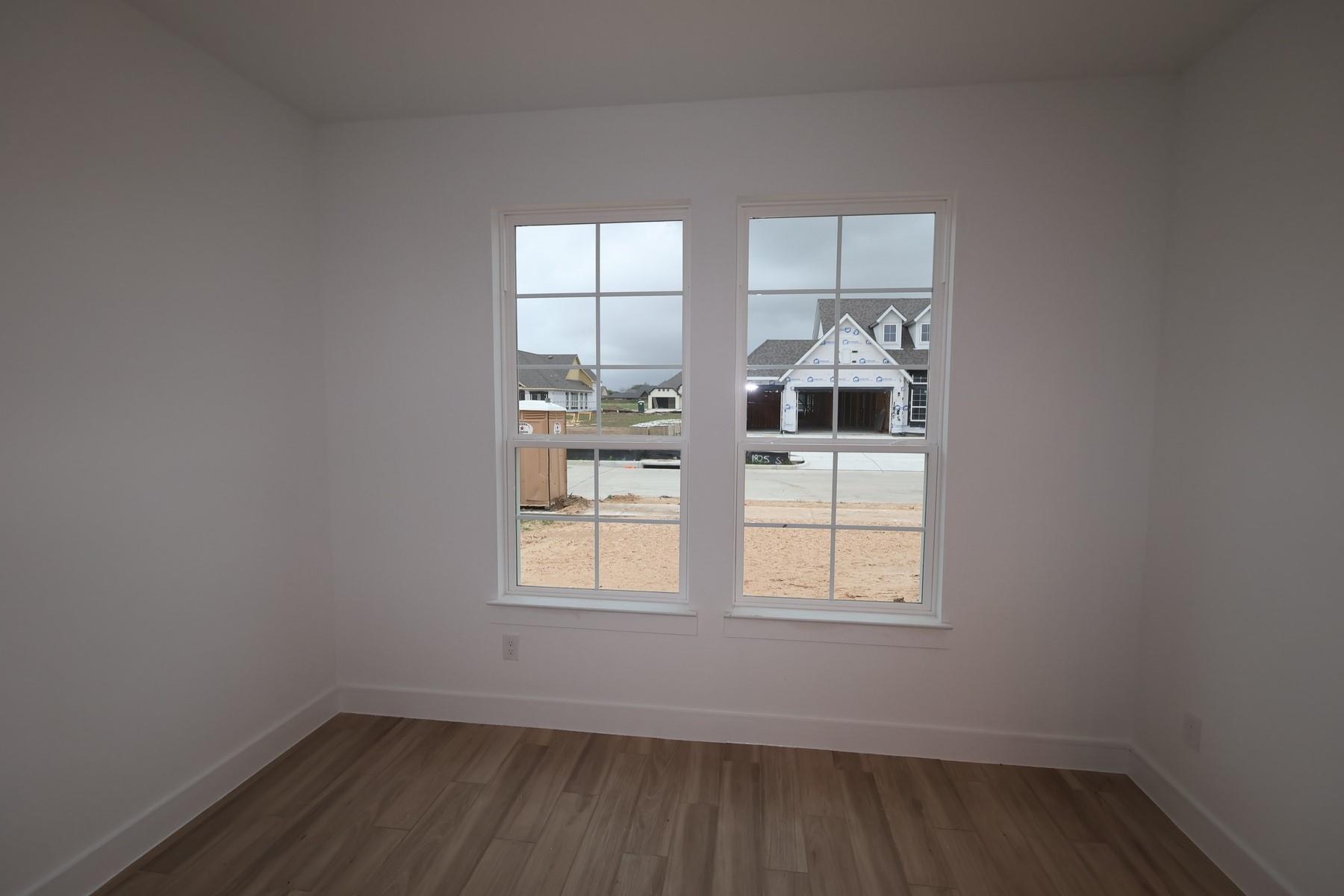 1826 S Wildflower Drive