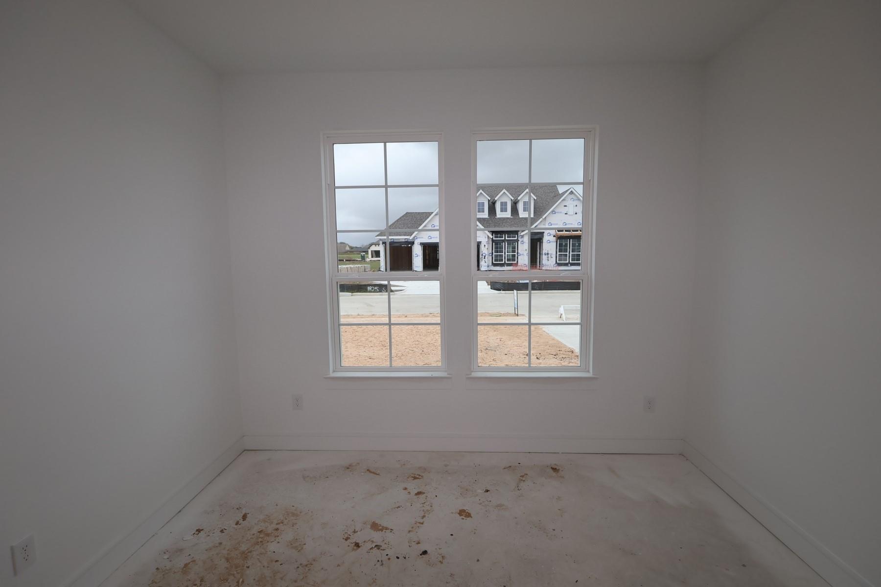 1826 S Wildflower Drive