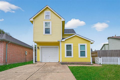 Photo of 11525 Teaside Drive, Houston, TX 77066 (MLS # 33266417)