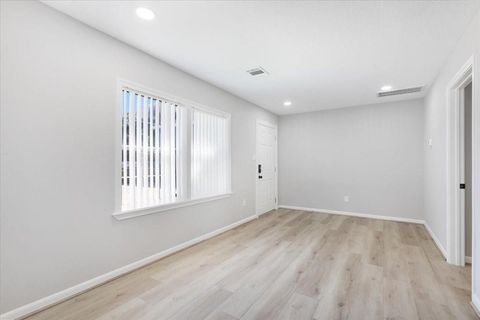 Tiny photo for 234 W 27th Street #3, Houston, TX 77008 (MLS # 4979853)