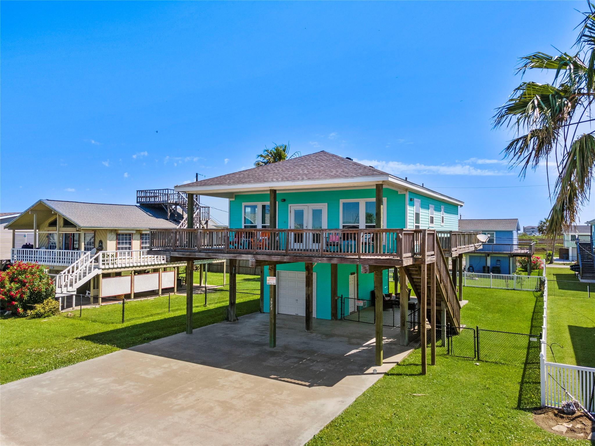 3923 Reeves Drive