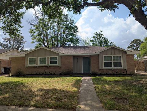 Photo of 5737 Alvarado Drive, Houston, TX 77035 (MLS # 22357814)