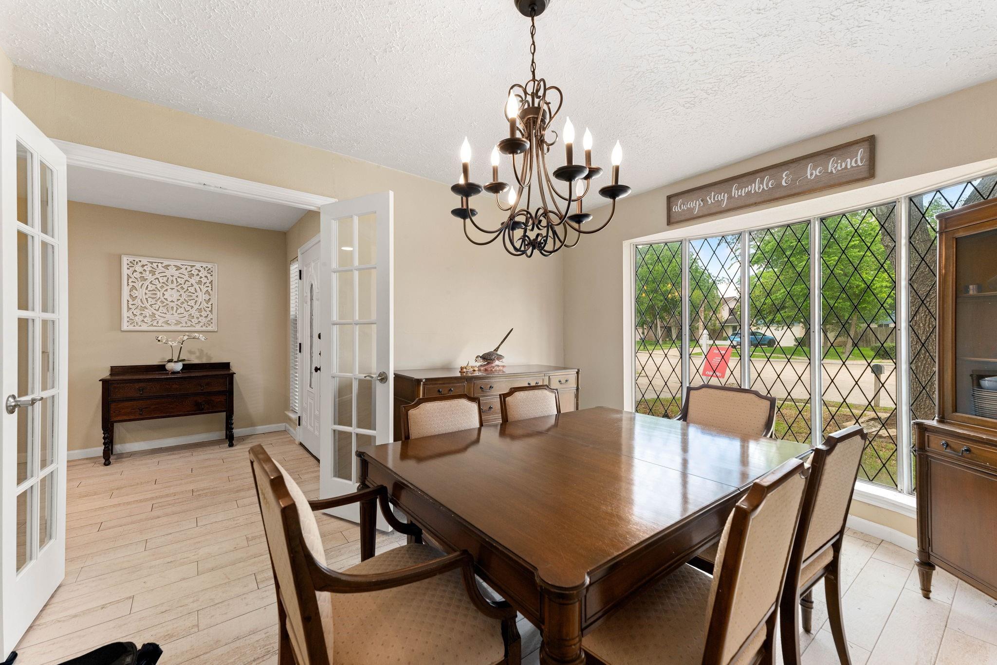1103 Pinecroft Drive