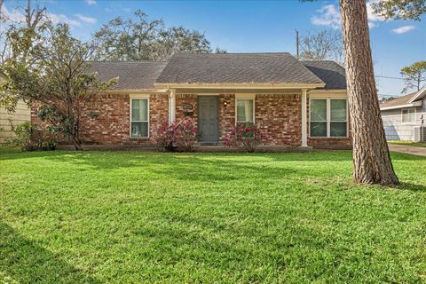 1907 Sedgie Drive Houston TX 77080