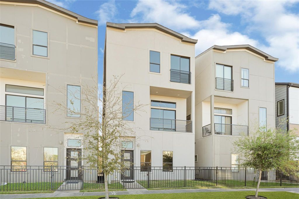 Photo of 2317 Cleburne Street, Houston, TX 77004 (MLS # 70392340)