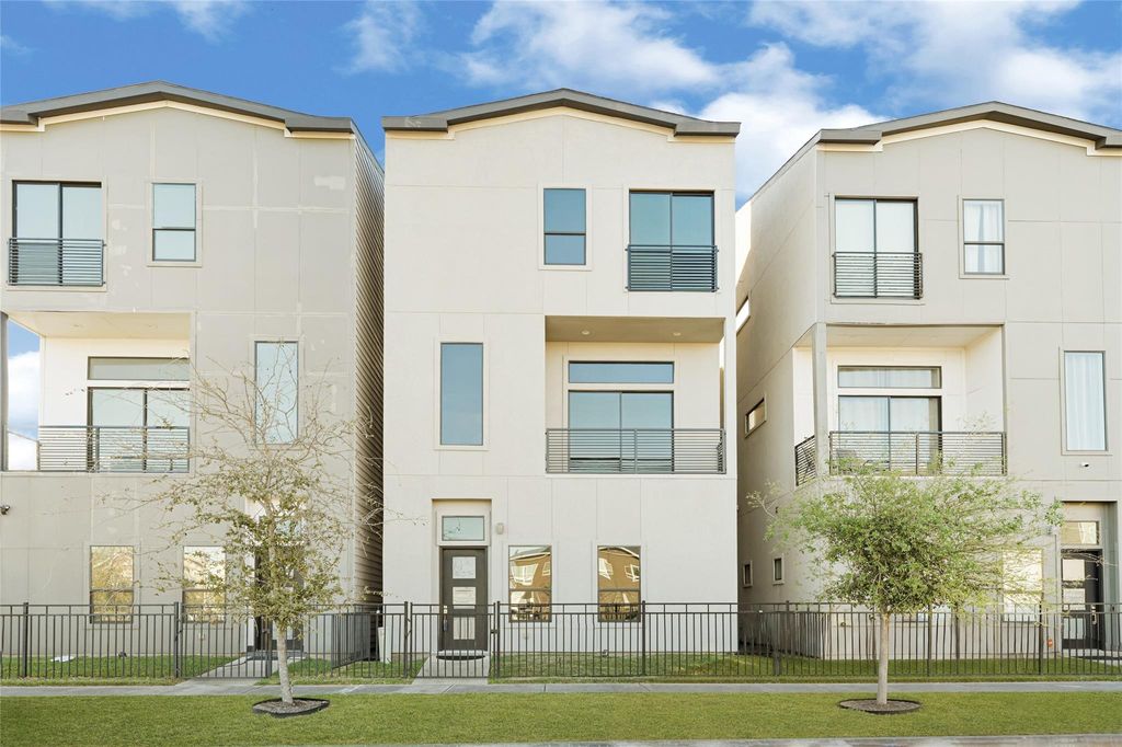 Photo of 2317 Cleburne Street, Houston, TX 77004 (MLS # 70392340)