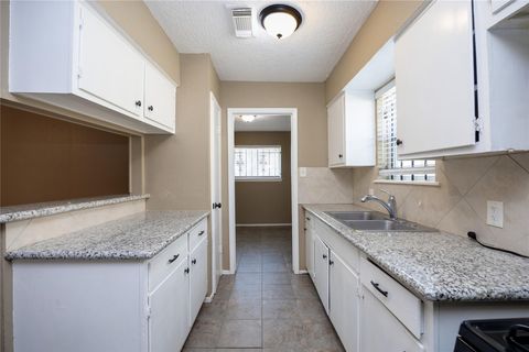 Tiny photo for 11407 Murr Way, Houston, TX 77048 (MLS # 57717938)