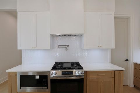 Tiny photo for 136 E 37th Street, Houston, TX 77018 (MLS # 14962812)