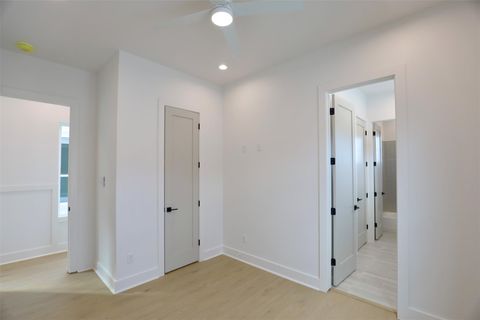 Tiny photo for 136 E 37th Street, Houston, TX 77018 (MLS # 14962812)