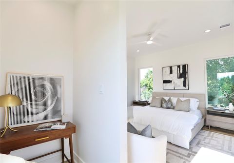 Tiny photo for 136 E 37th Street, Houston, TX 77018 (MLS # 14962812)