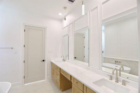 Tiny photo for 136 E 37th Street, Houston, TX 77018 (MLS # 14962812)