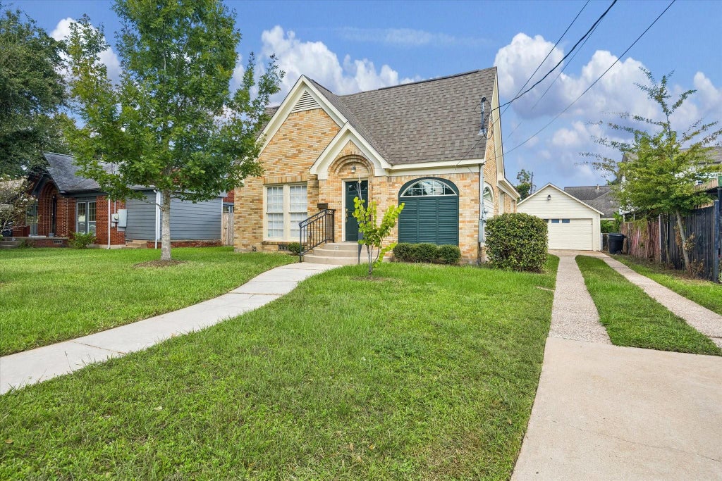 Photo of 509 Gale Street, Houston, TX 77009 (MLS # 21969416)