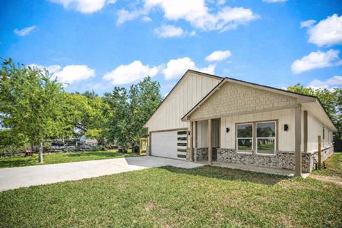 909 Santa Anna Lane La Porte TX 77571