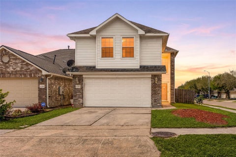 Homes For Sale - 10202 Hillenberg Lane<br/> Houston, TX 77034