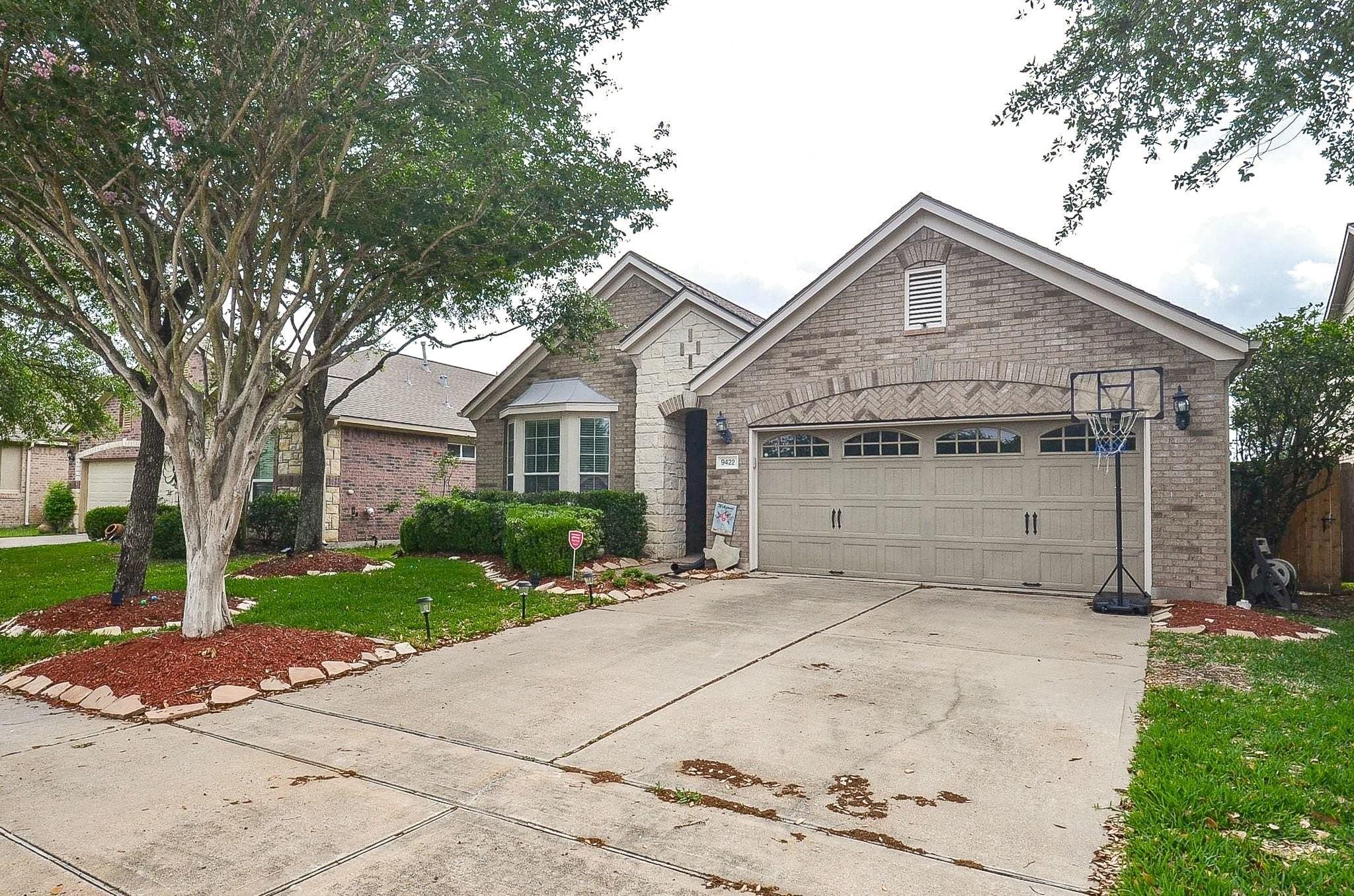 9422 Herons Grove Lane