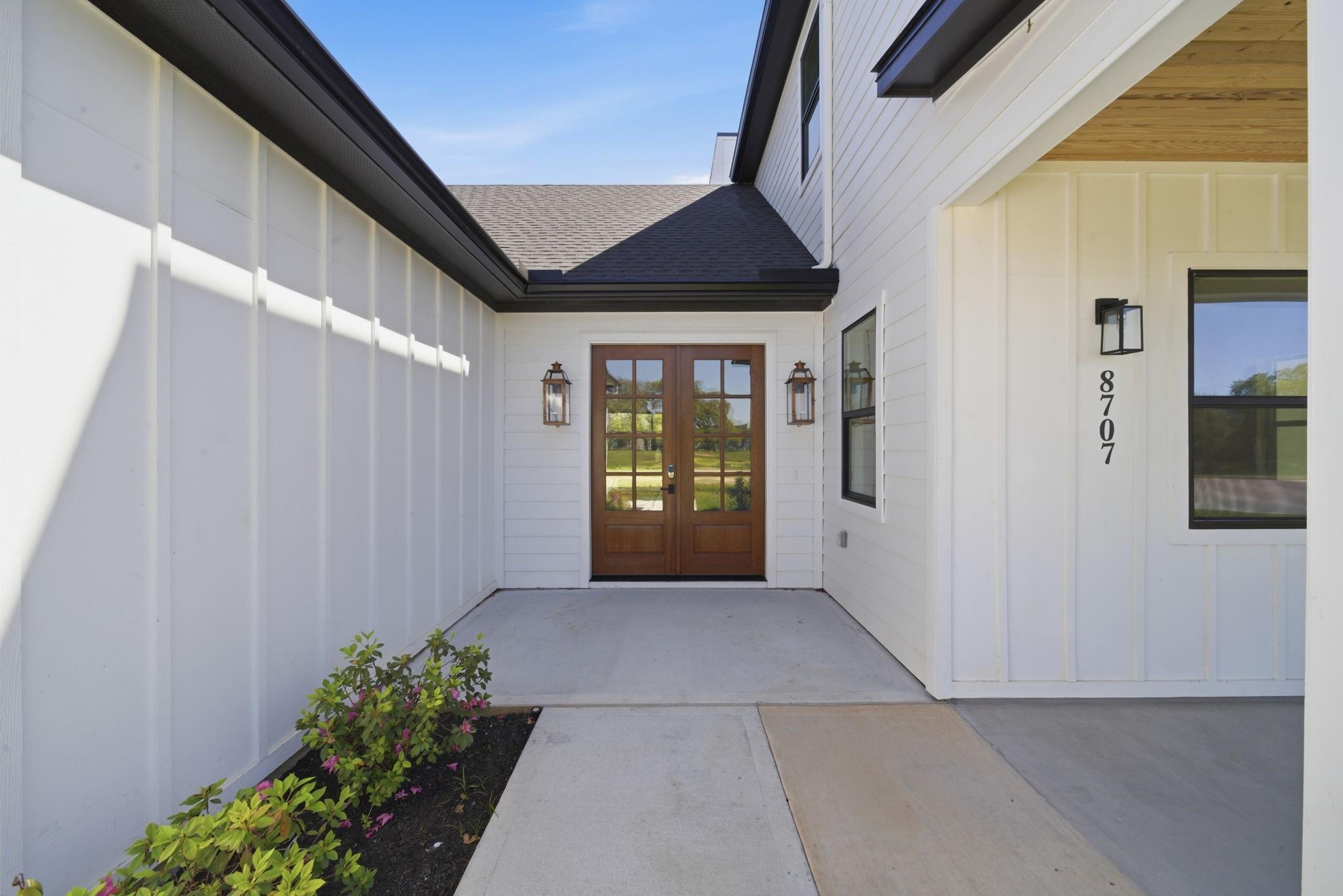 8714 Scrub Oak View Drive