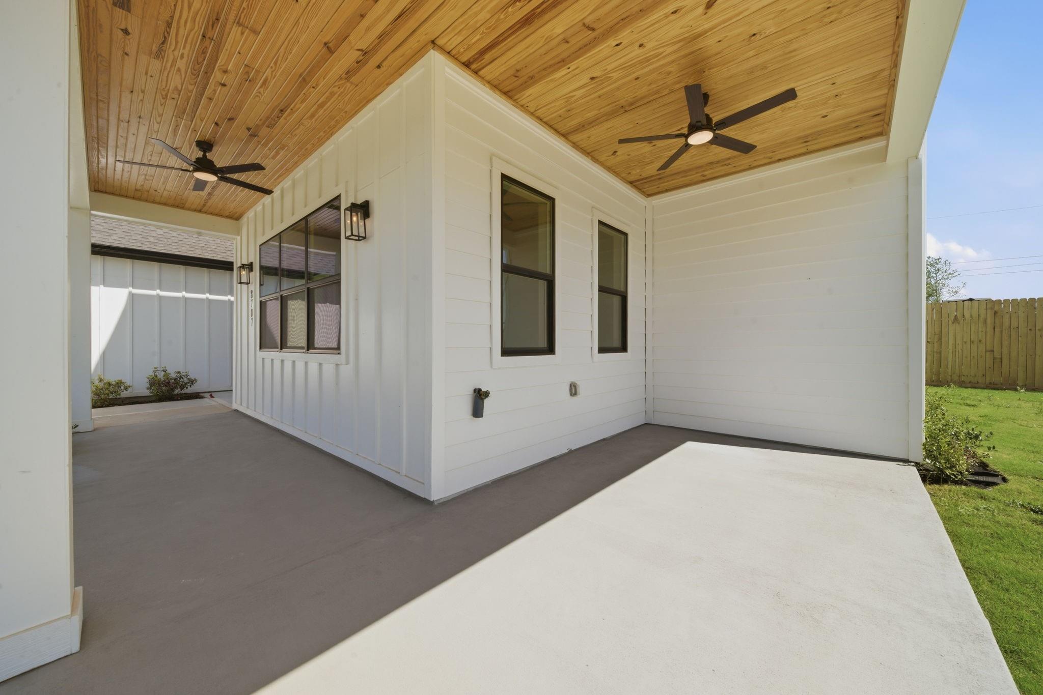 8714 Scrub Oak View Drive
