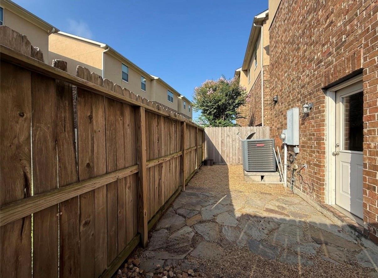 Houston, Texas 77040, United States, 2 Bedrooms Bedrooms, ,3 BathroomsBathrooms,Residential,Pending,245996