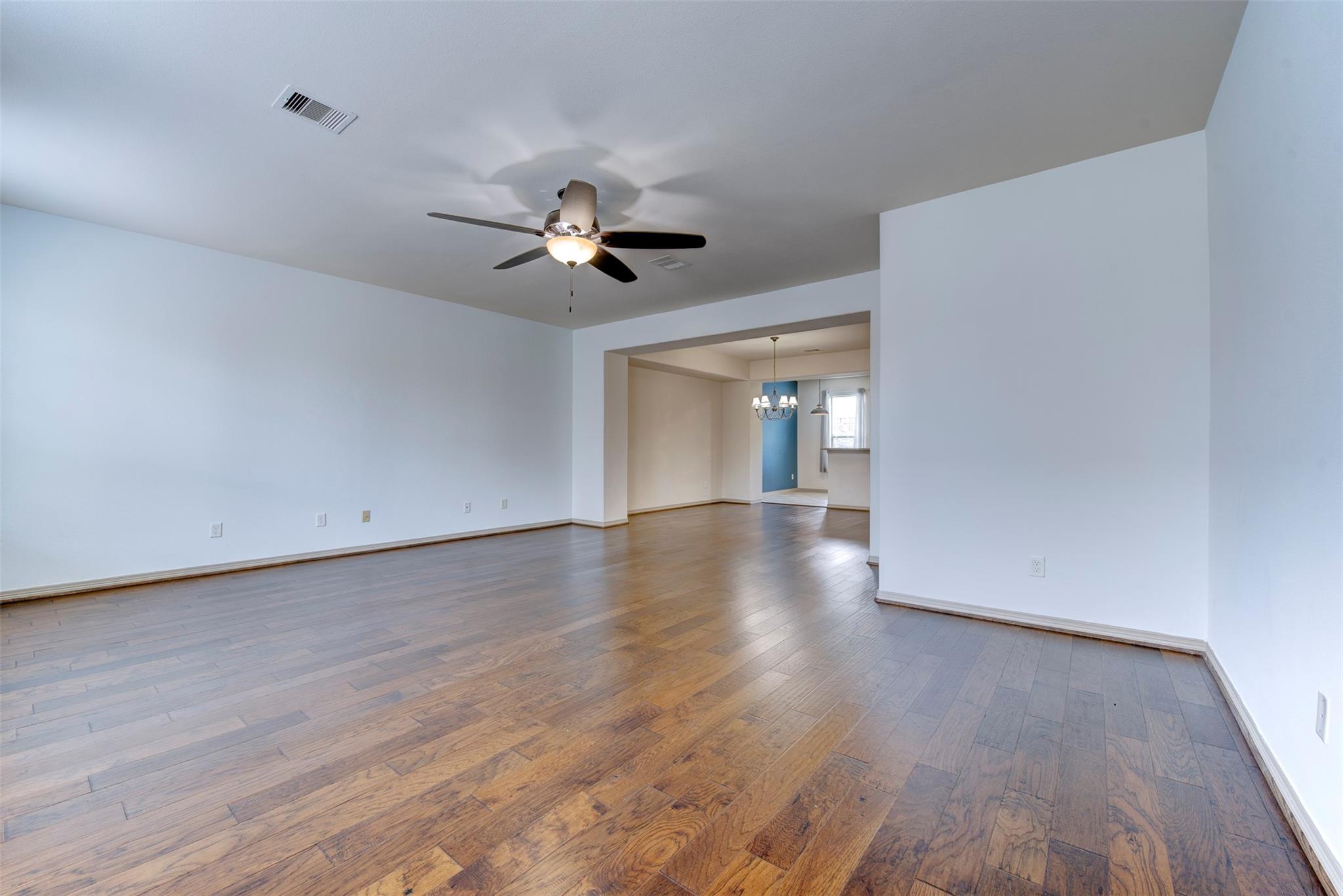 Houston, Texas 77040, United States, 2 Bedrooms Bedrooms, ,3 BathroomsBathrooms,Residential,Pending,245996