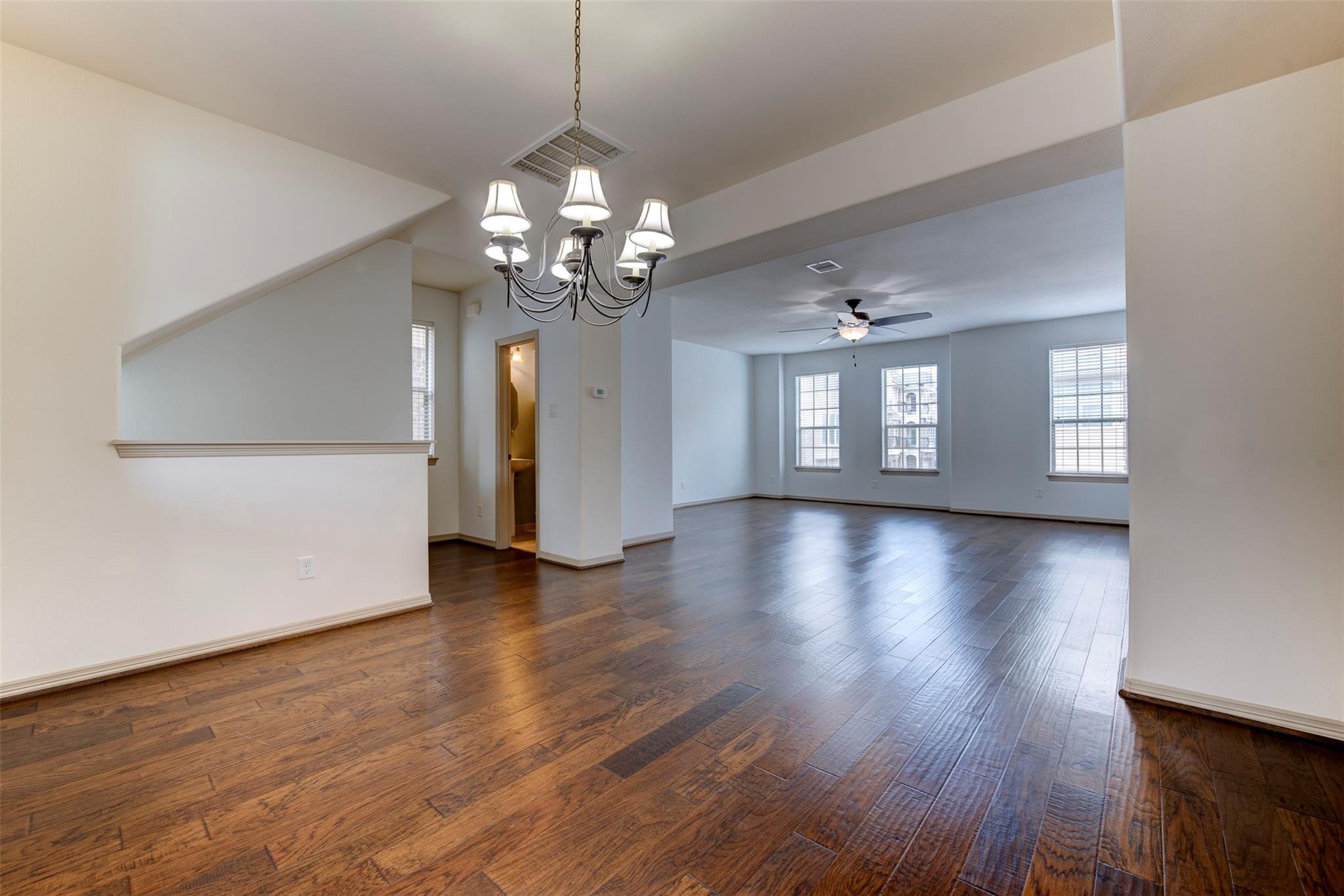 Houston, Texas 77040, United States, 2 Bedrooms Bedrooms, ,3 BathroomsBathrooms,Residential,Pending,245996