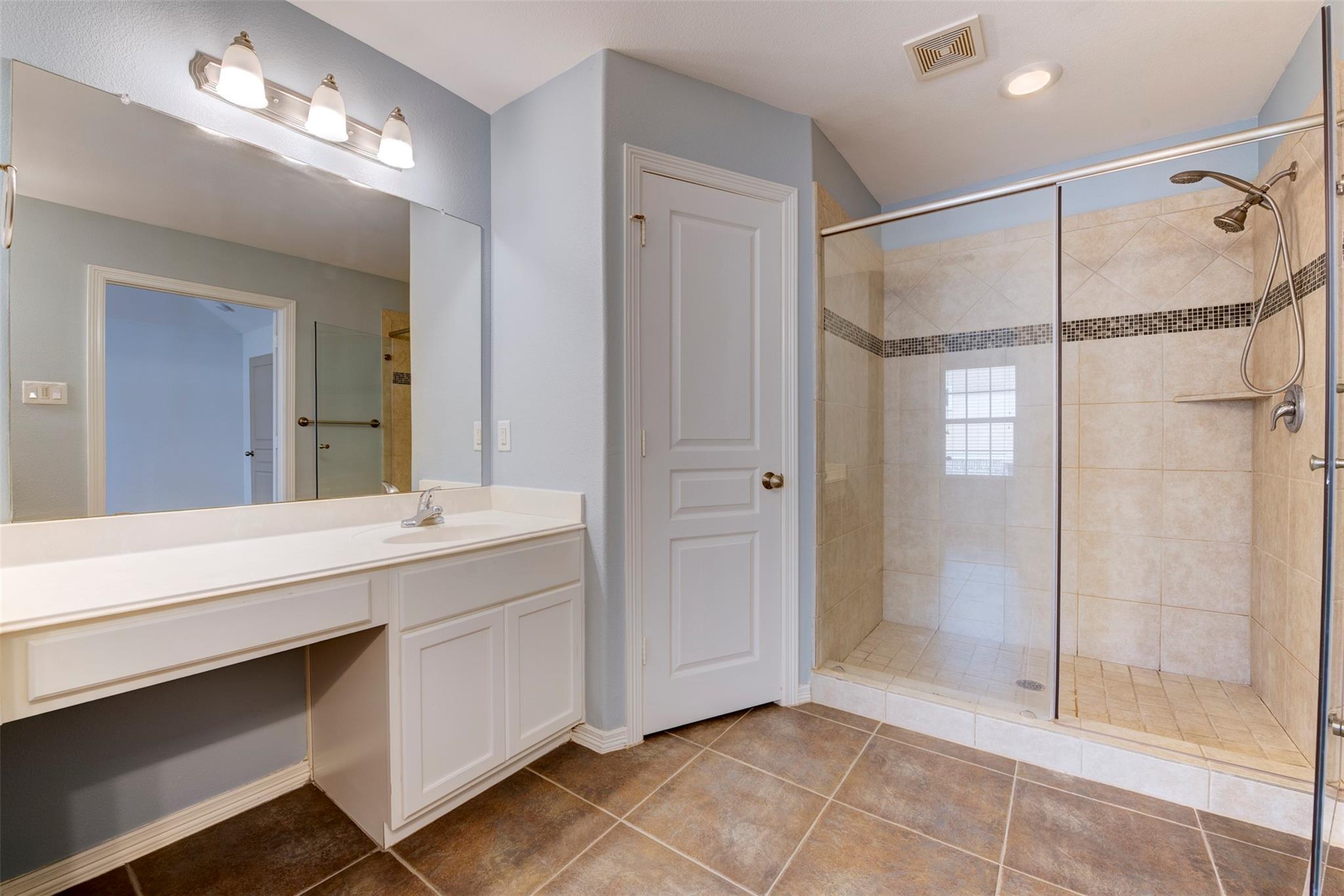 Houston, Texas 77040, United States, 2 Bedrooms Bedrooms, ,3 BathroomsBathrooms,Residential,Pending,245996