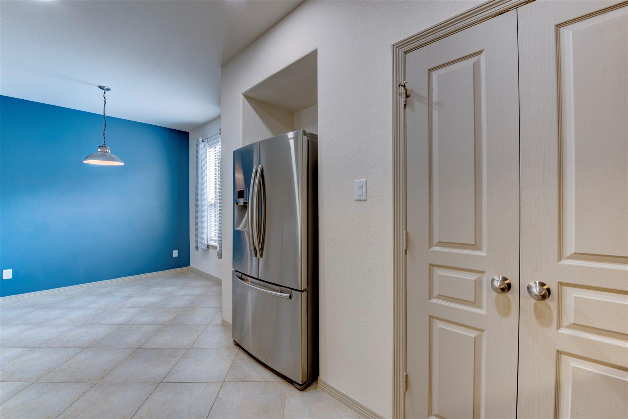 Houston, Texas 77040, United States, 2 Bedrooms Bedrooms, ,3 BathroomsBathrooms,Residential,Pending,245996