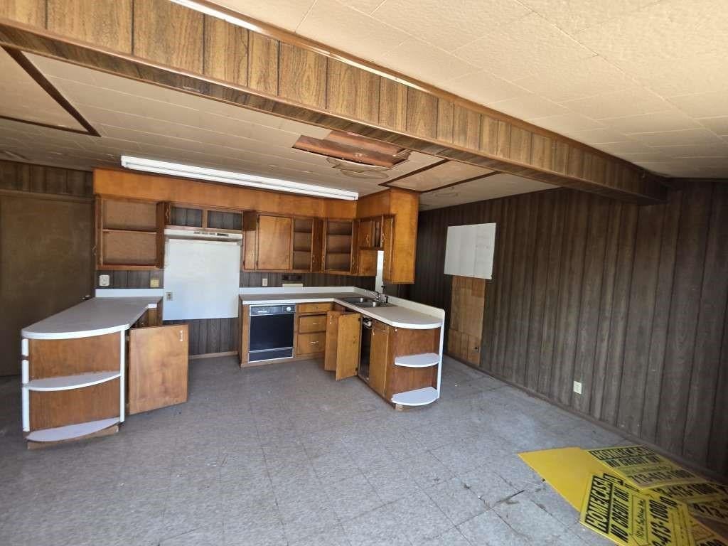 Photo of 110 W Southland Avenue, Electra, TX 76360 (MLS # 64076632)