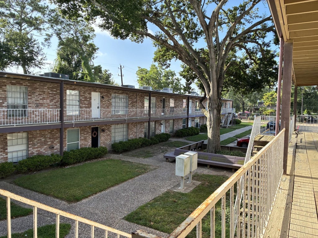 Photo of 7510 Shadyvilla Lane, Houston, TX 77055 (MLS # 53402083)