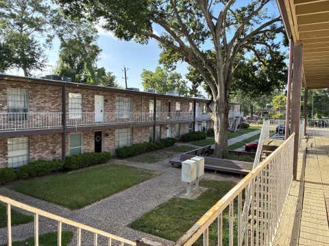 Condo For Rent - 7510 Shadyvilla Lane<br/> Houston, TX 77055