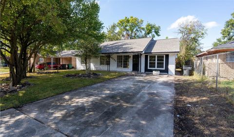 Photo of 10221 Bretton Drive, Houston, TX 77016 (MLS # 60002862)