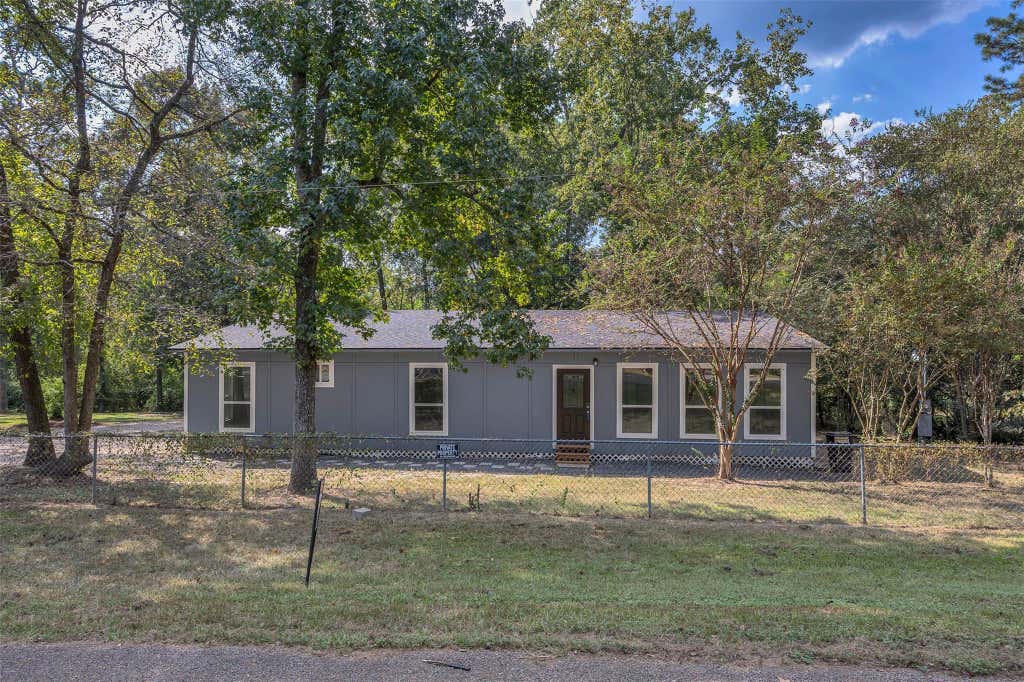 Photo of 30519 Lake Circle Lane, Magnolia, TX 77354 (MLS # 48284106)