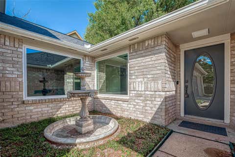 Photo of 416 Heatherwood Court Ct, League City, TX 77573 (MLS # 8489327)