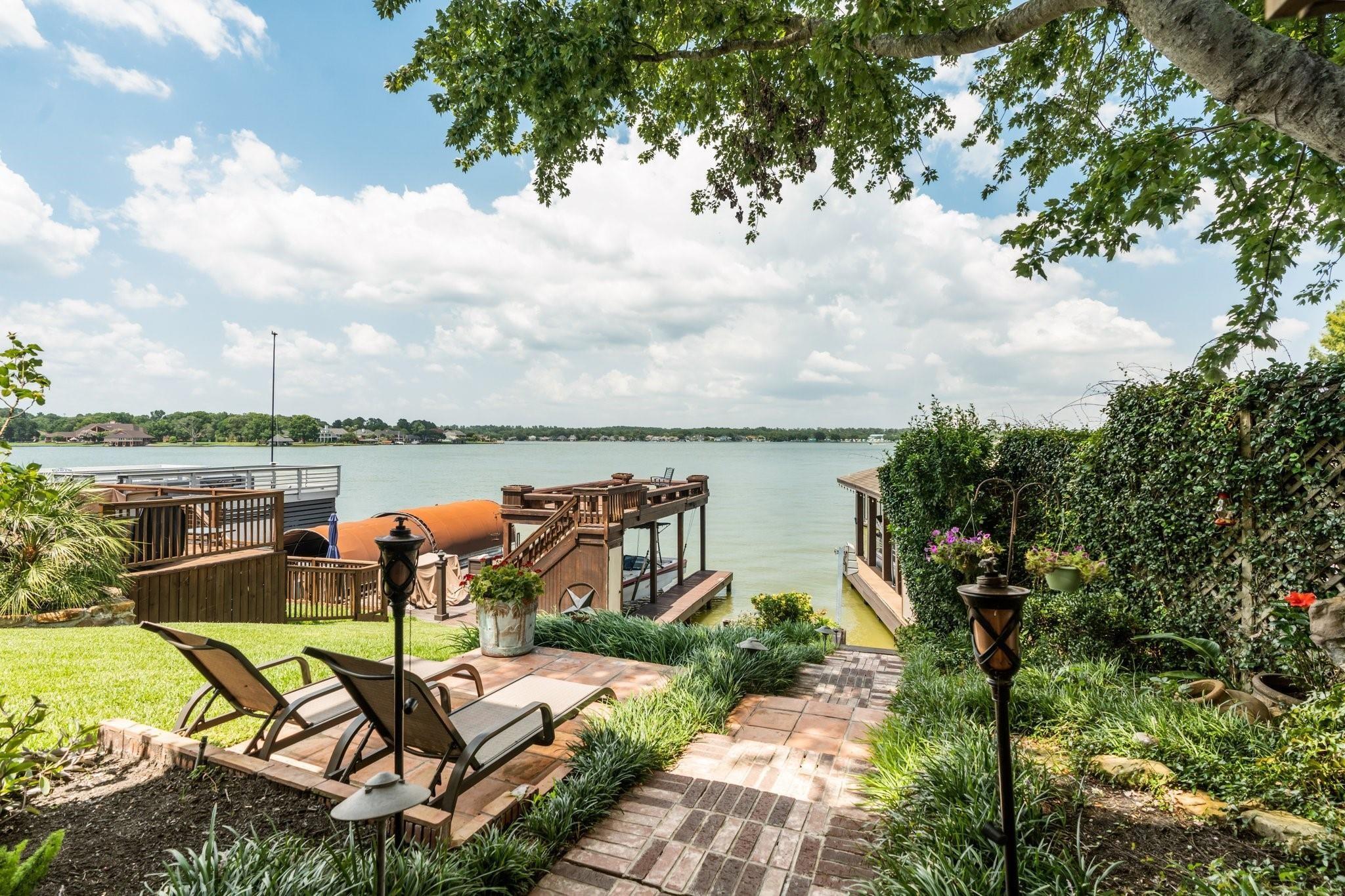 1130 Lake View Drive