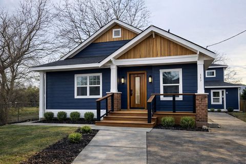 Photo of 111 S 70th S St, Houston, TX 77011 (MLS # 66695023)