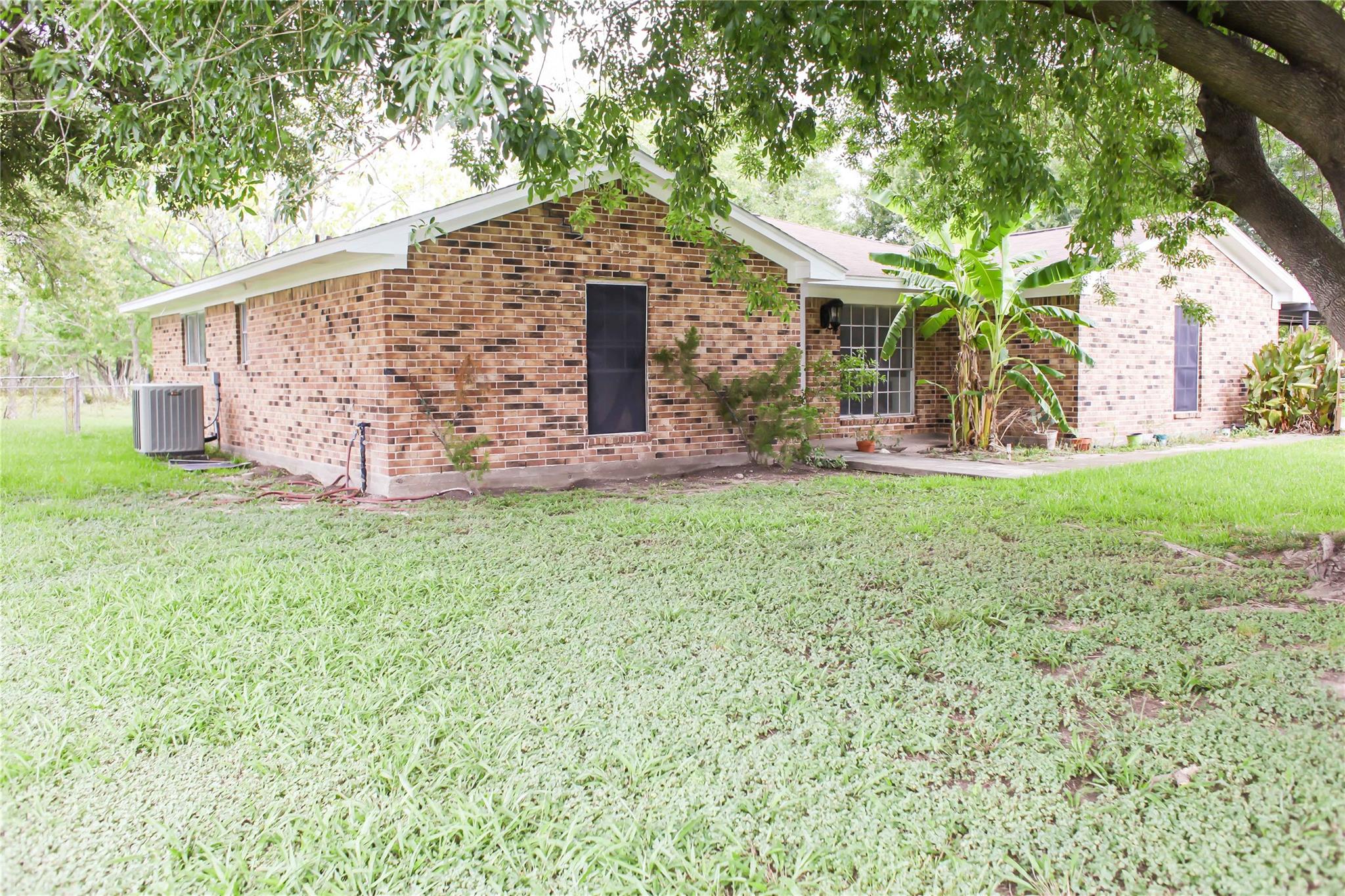 912 Robinson Road