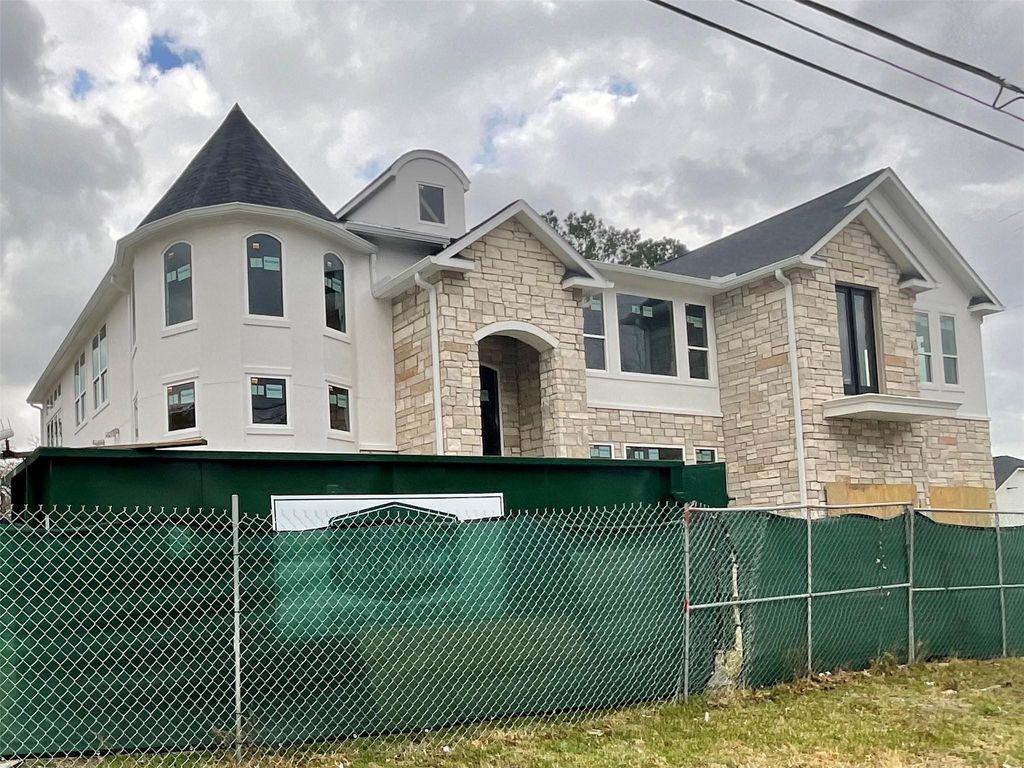 Photo of 9756 Westview Drive, Houston, TX 77055 (MLS # 42491037)