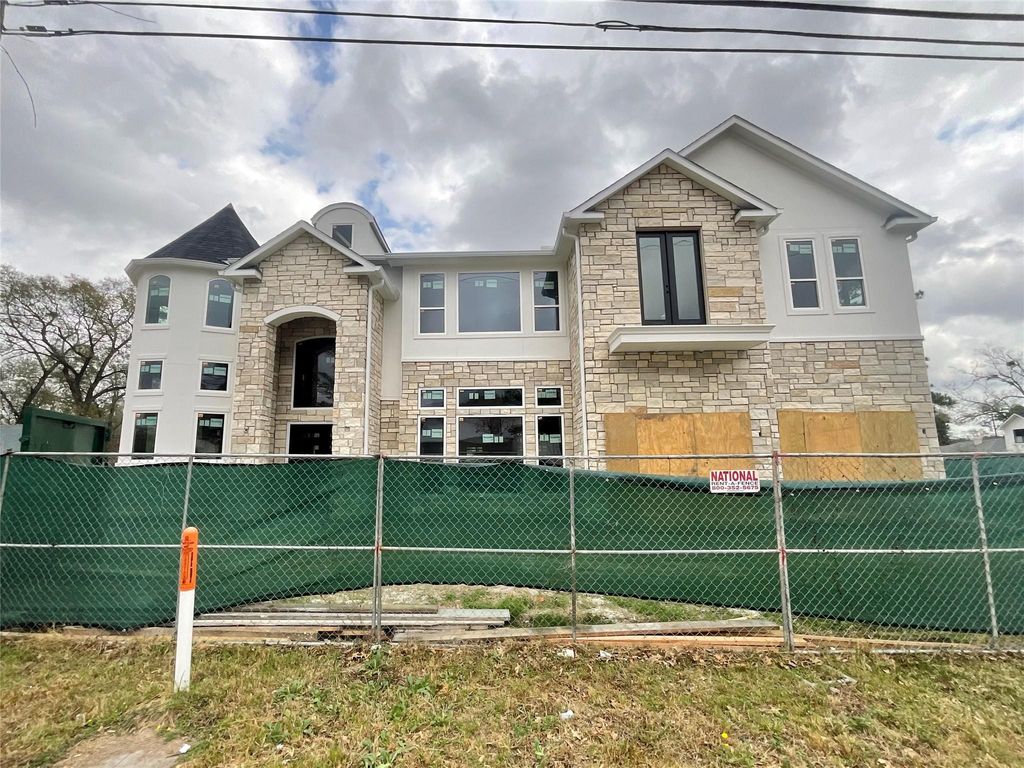 Photo of 9756 Westview Drive, Houston, TX 77055 (MLS # 42491037)